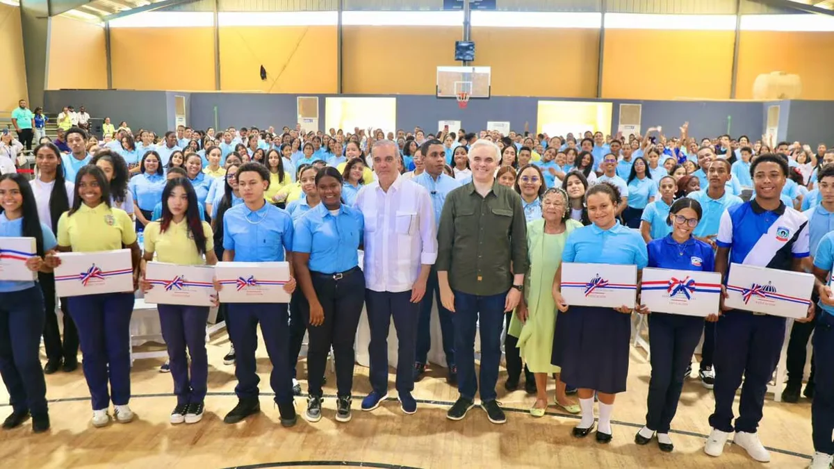 República Dominicana: El presidente Luis Abinader ordena un estudio para ajustar la oferta educativa en Montecristi