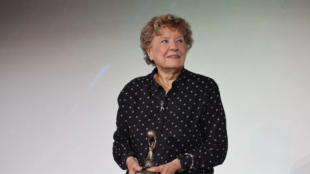 Dacia Maraini: 'IA non sarà mai come noi perché non muore e non ama'