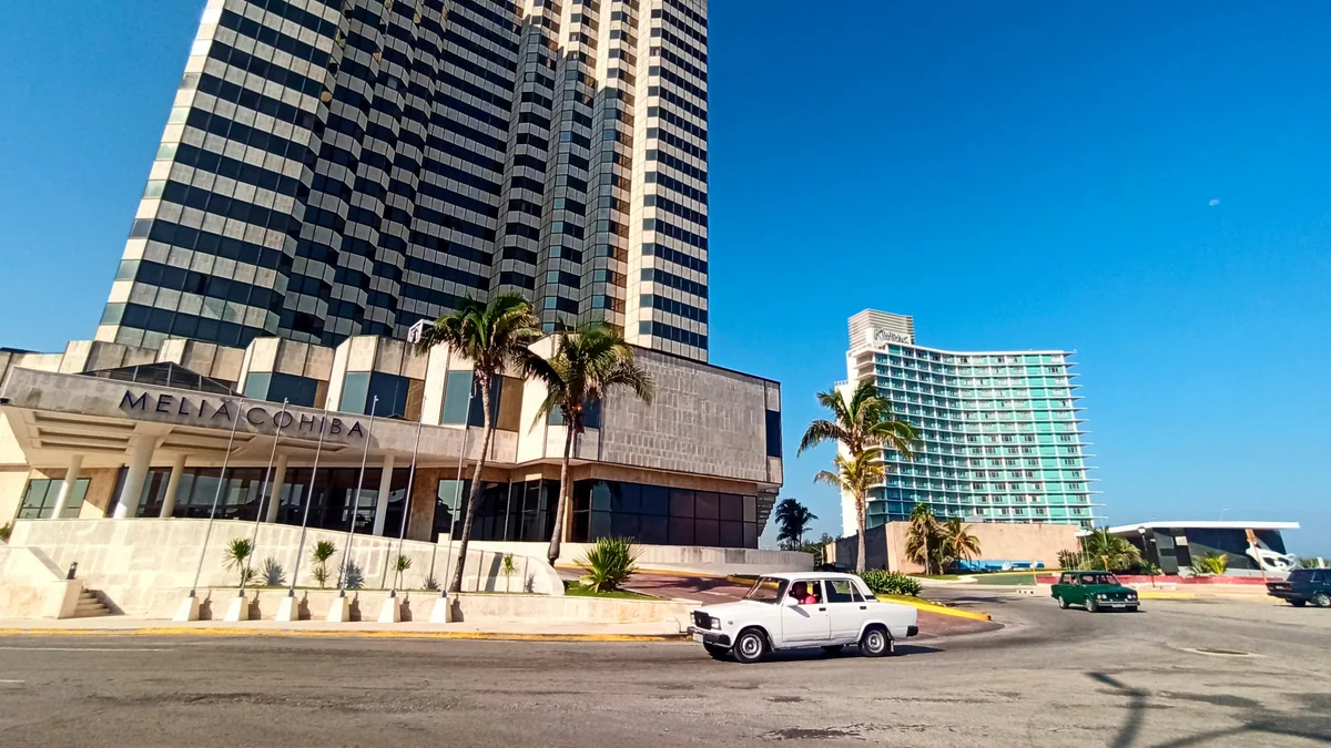 Meliá completa su salida de Cuba y cancelará todos sus contratos y servicios en la isla el 24 de julio