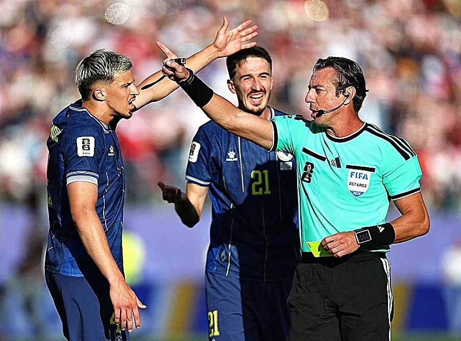 El Mundial con menos faltas en 60 años: pocas amarillas, pero más rojas que Qatar y Rusia