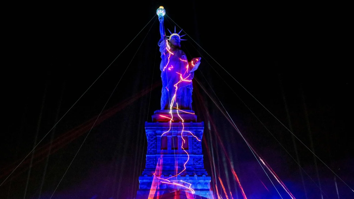 La festa degli esclusi, New York capitale del 4 luglio anti Maga