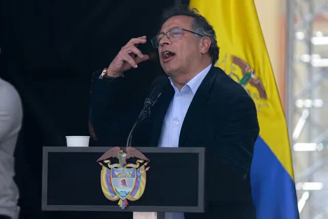 Petro aseguró que, por decisión de Galán, no se expediría la habilitación de servicios de salud del San Juan de Dios: “No le haga daño a Bogotá”