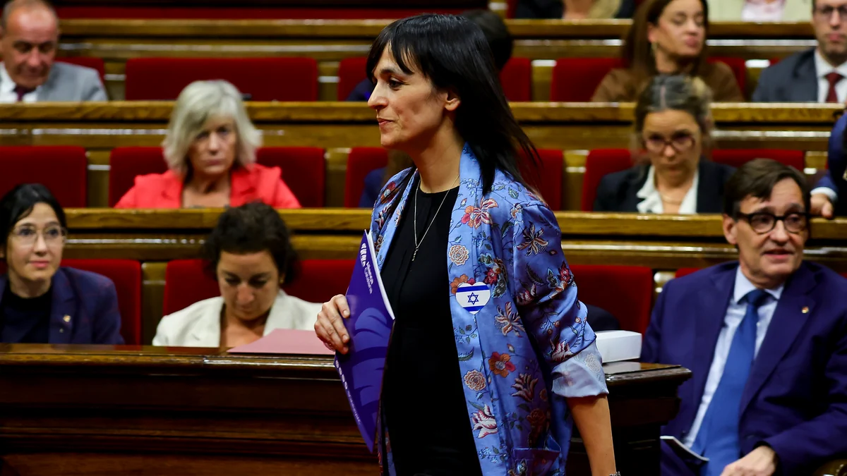 Salvador Illa perdería seis escaños y la mayoría absoluta con ERC y Comuns en el Parlament, según el 'CIS catalán'