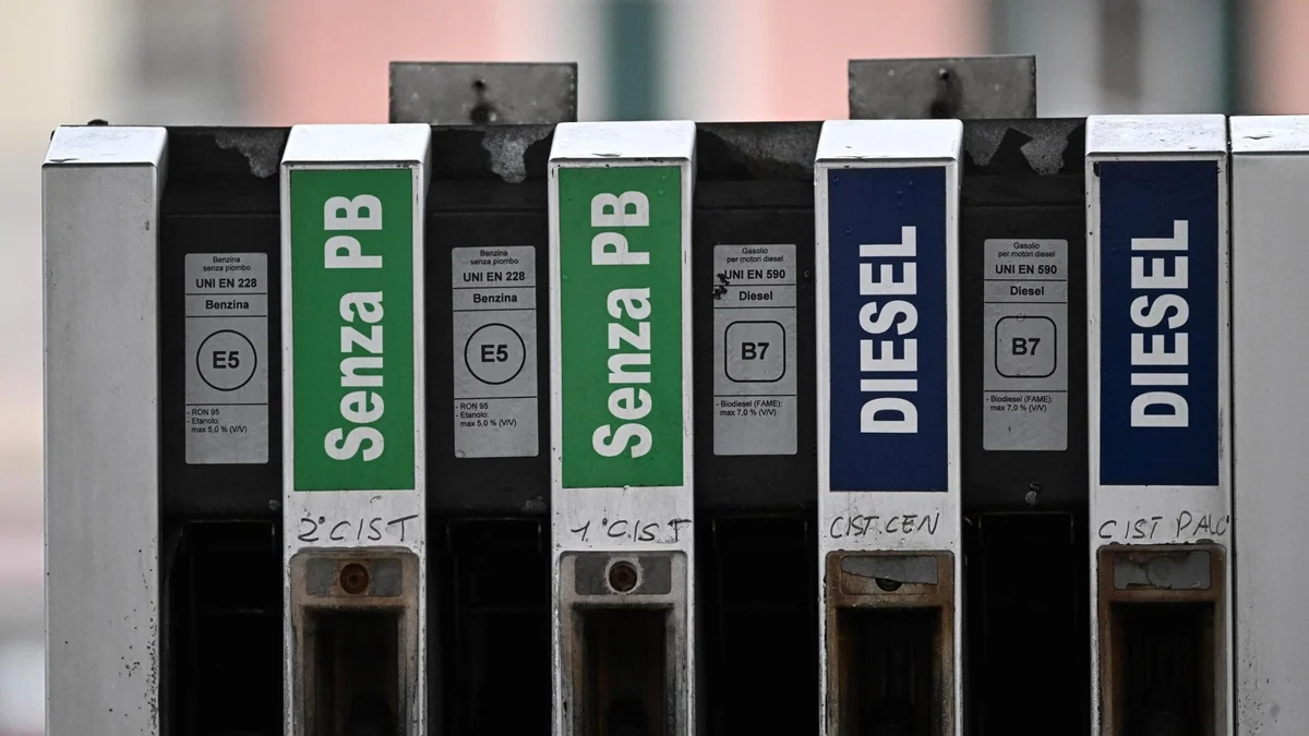 Quanto ci metterà il prezzo della benzina a scendere