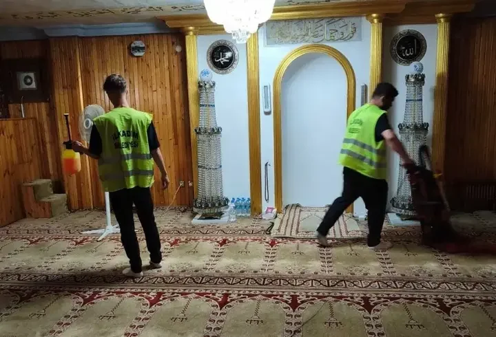 İlkadım Belediyesi ekipleri her gün 3 caminin temizliğini yapıyor