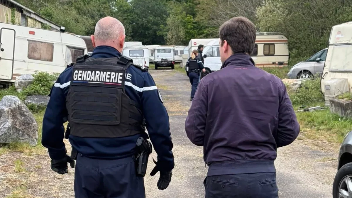 «Je ne cautionne pas une illégalité» : près de Nantes, ce jeune maire assume son combat contre des familles roms