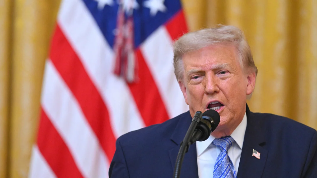 Trump descarta la vía diplomática para abrir el estrecho de Ormuz y profundiza su ofensiva militar contra Irán