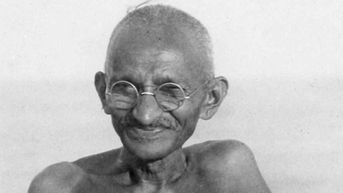 La reflexión de Gandhi sobre transformar la sociedad: “Si pudiéramos cambiarnos a nosotros mismos, las tendencias en el mundo también podrían cambiar”