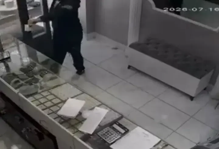 Kuyumcu soyguncusu 2 saatte yakalandı; İnternetten ‘Soygun nasıl yapılır’ araştırması yapmış (2)
