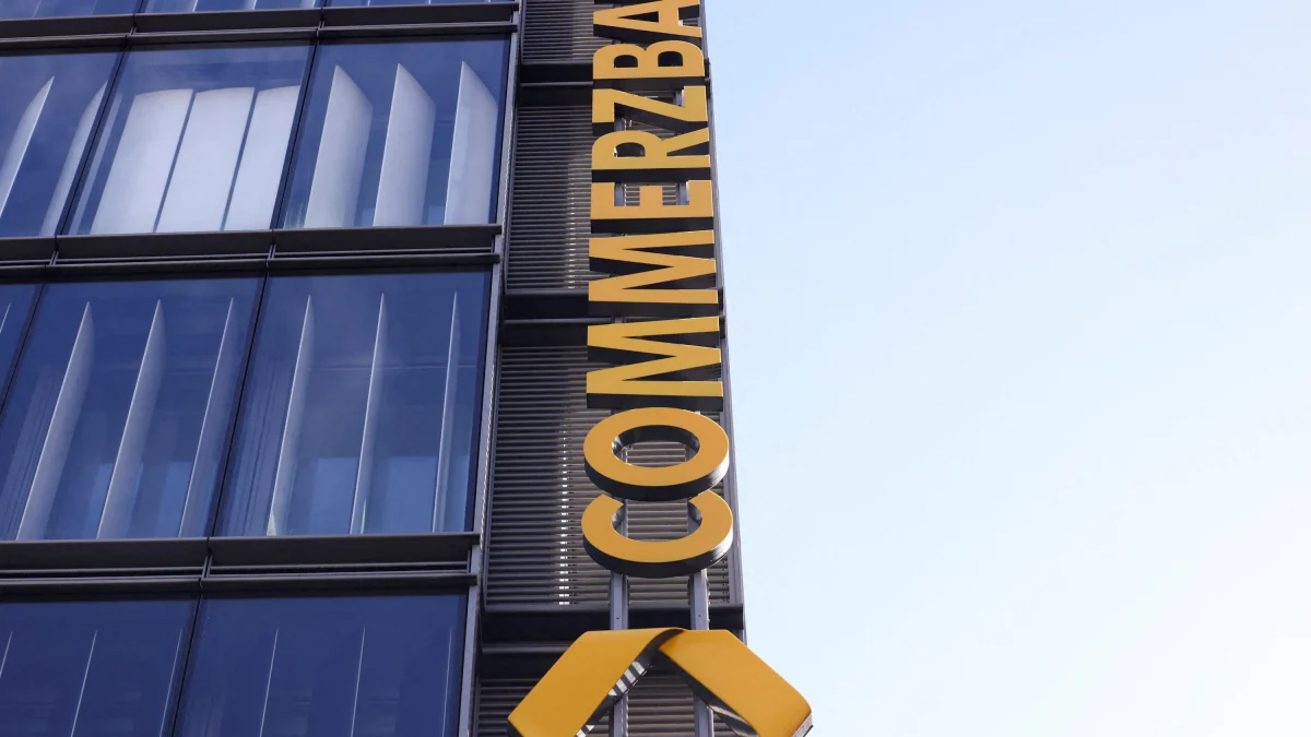 Kampf gegen Übernahme: Commerzbank baut 3000 Stellen ab und will mehr Gewinn