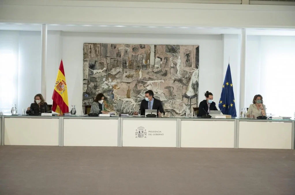 El Gobierno dio preferencia a Plus Ultra en el rescate sobre otras 20 empresas que urgían ayuda a la vez