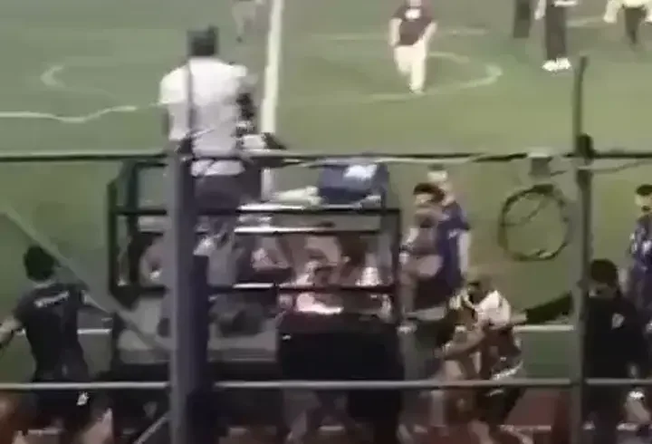 Futbol turnuvasında kavga; polis ve esnaf takımları birbirine girdi