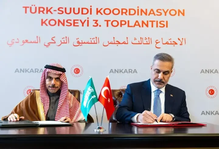 Türkiye ile Suudi Arabistan arasında 'vize muafiyeti' anlaşması imzalandı! Muaf olacak pasaportlar belli oldu...