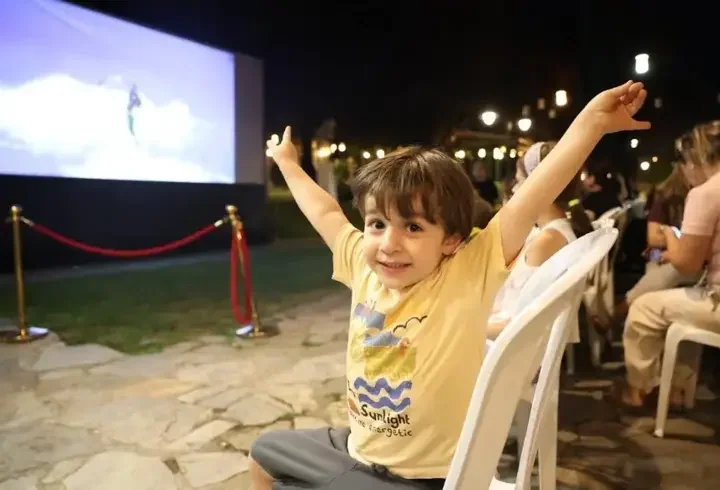 Osmangazi’de çocuklar yaz akşamlarını sinemayla renklendiriyor