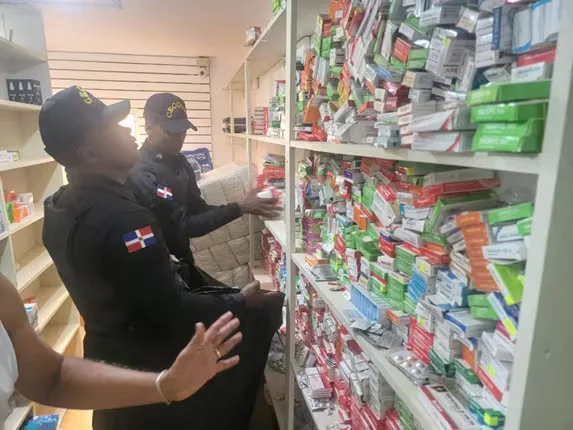 República Dominicana: Autoridades decomisan 7.5 millones de medicamentos ilegales en un operativo conjunto