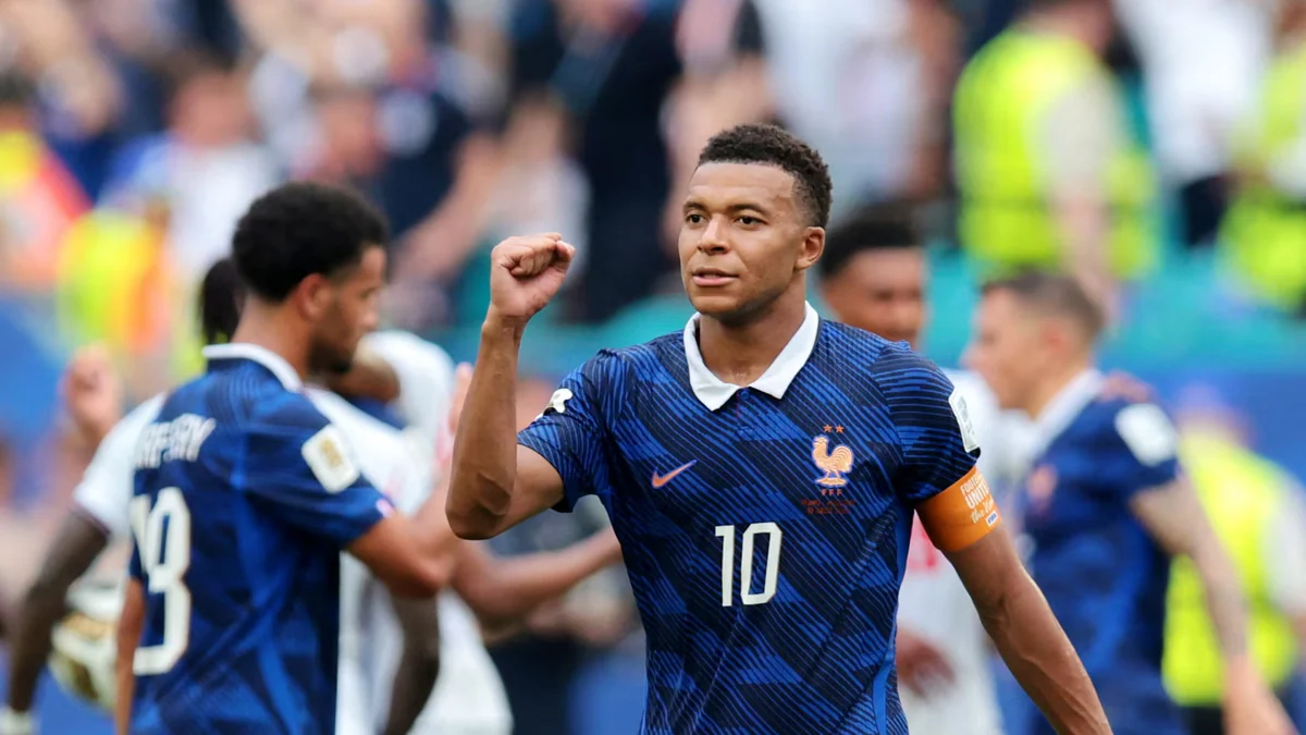 Inglaterra es tercera en una bacanal histórica (6-4) y Mbappé se convierte en el máximo goleador de la historia de los Mundiales