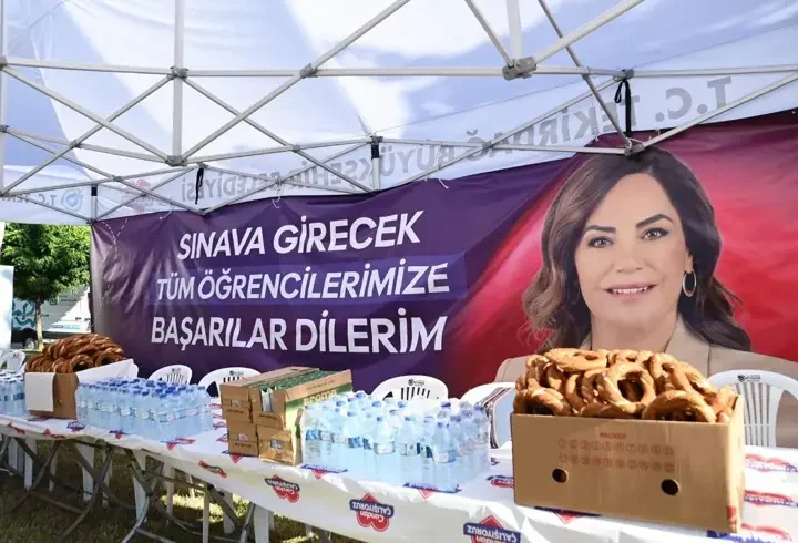 Tekirdağ Büyükşehir Belediyesi'nden YSK maratonunda öğrenci ve ailelerine destek