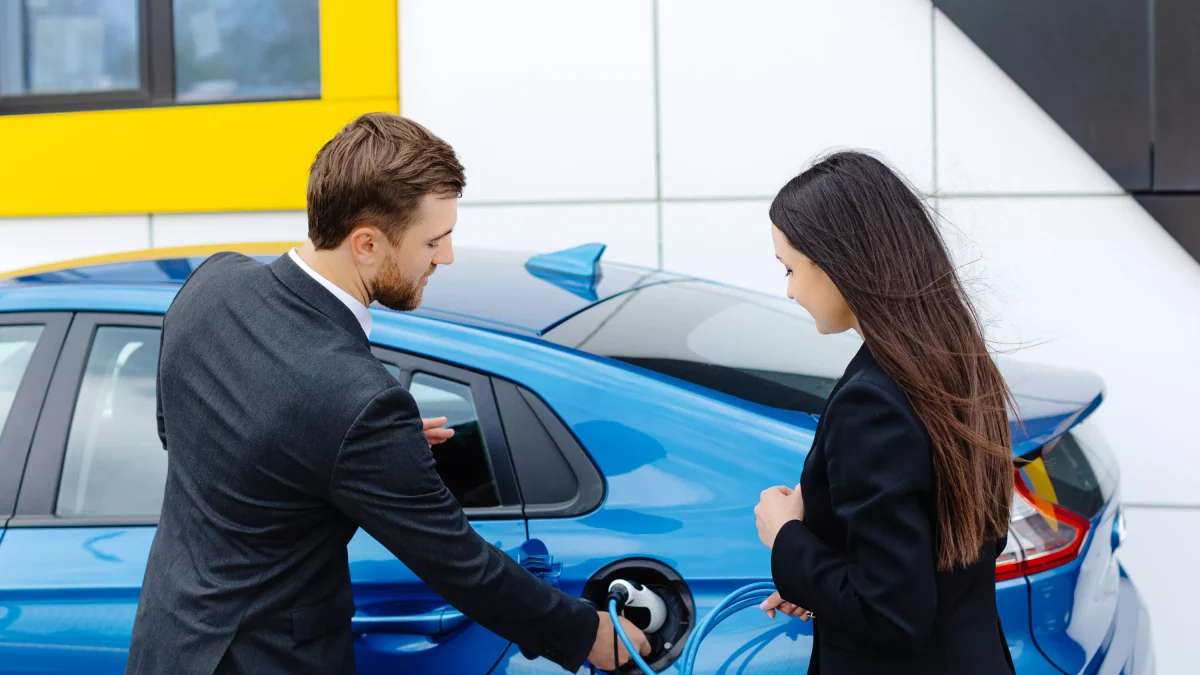 Quatre experts livrent leurs secrets pour bien choisir sa voiture électrique d’occasion