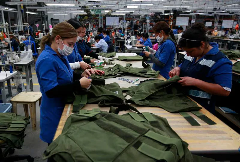 Empresarios alertan sobre la llegada a Colombia de fábricas chinas que pueden acabar con el sector industrial: “La nueva esclavitud”