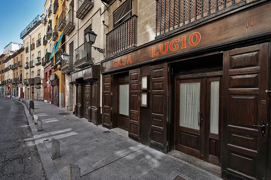 Las recetas de la Transición: “La cocina pasó de ser el centro de la casa a estar apartada, por eso las mujeres popularizan la olla exprés”