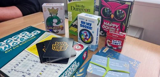 Cross Words, Collect, Dust Biters und andere: Acht Spiele für die Zugfahrt