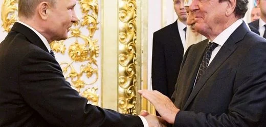 Wladimir Putin und Ex-Kanzler Gerhard Schröder führen Vieraugengespräch