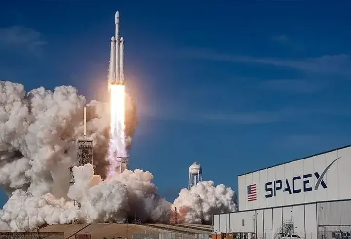 Elon Musk bir eşiği daha aştı! SpaceX hisseleri servetleri katladı