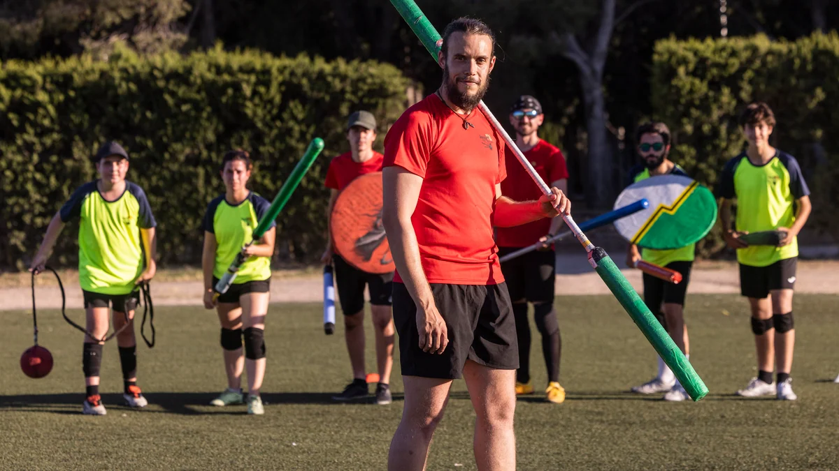 Quádbol, jugger, footgolf... radiografía de los deportes que intentan "quitarse la imagen de frikis"