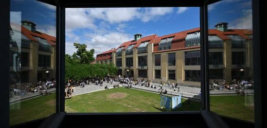 Wandbild von Kandinsky-Schüler an Bauhaus-Uni beschädigt