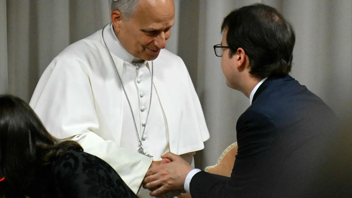 El Papa León XIV presenta su primera encíclica alertando de la necesidad de proteger la "dignidad de la persona" frente a la IA