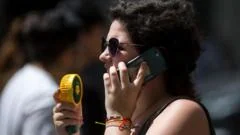 What does hot weather do to the body?