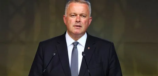 Ahrtal: Ministerpräsident Gordon Schnieder bittet nach Ahrtal-Katastrophe um Entschuldigung
