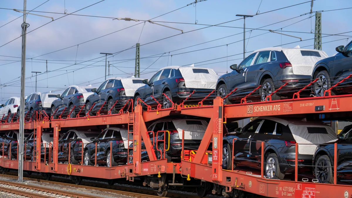 Business-Ticker: Deutscher Exportüberschuss mit USA fällt um ein Drittel – Weniger Autoexporte