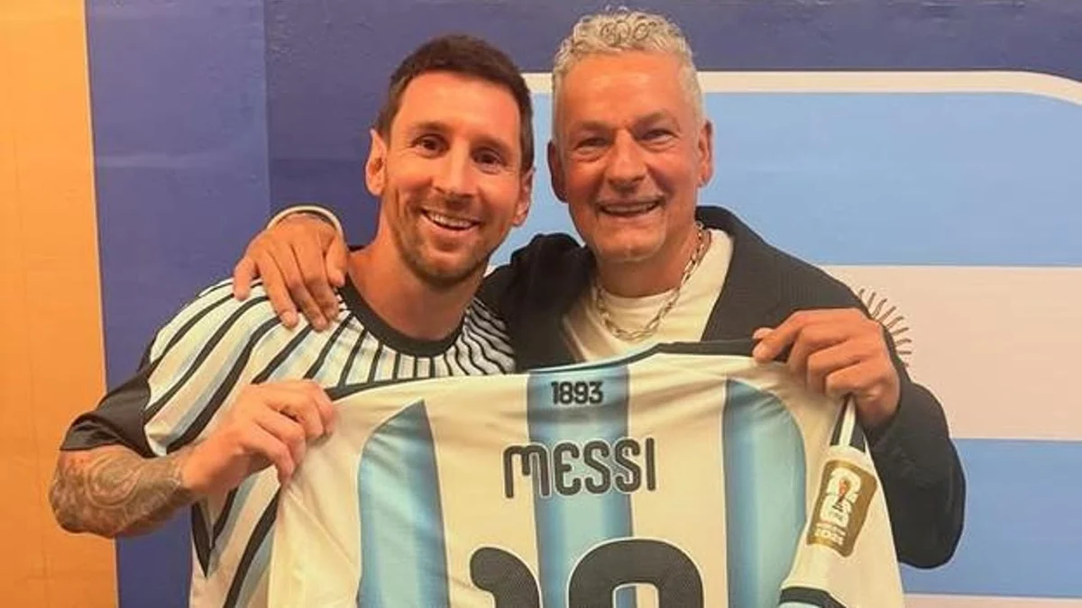 Messi regala a Baggio la sua maglia dopo Argentina-Svizzera: “Grazie Leo, ti voglio bene”