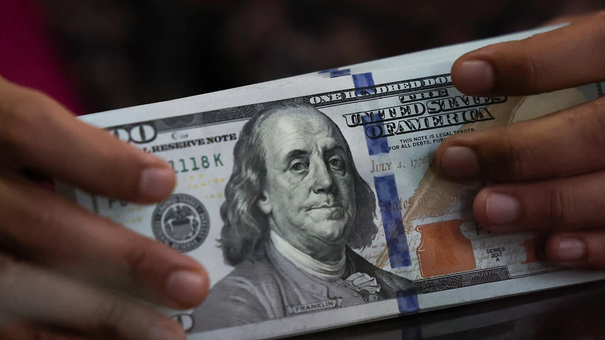 El dólar sigue subiendo, supera a la inflación del mes y se frena el proceso de apreciación cambiaria