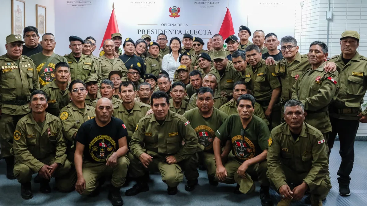Keiko Fujimori invitó a licenciados de las Fuerzas Armadas que combatieron contra el terrorismo a participar en la Gran Parada Militar
