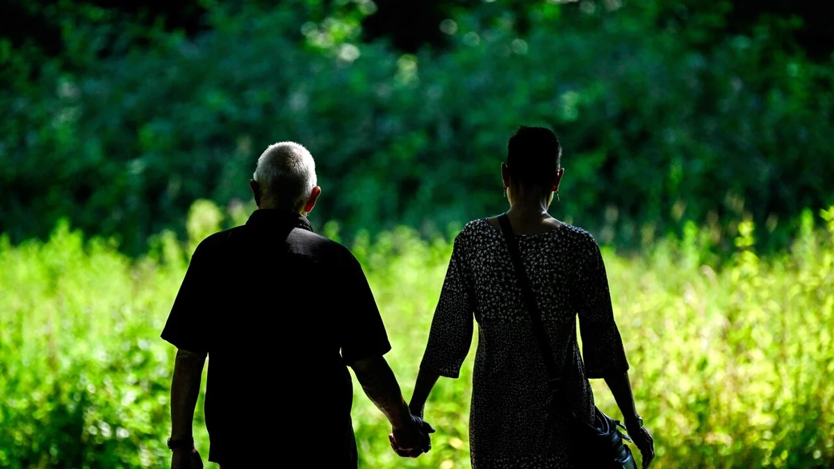 Cresce il divario nelle pensioni: alle donne in media 1.048 euro, agli uomini 1.506