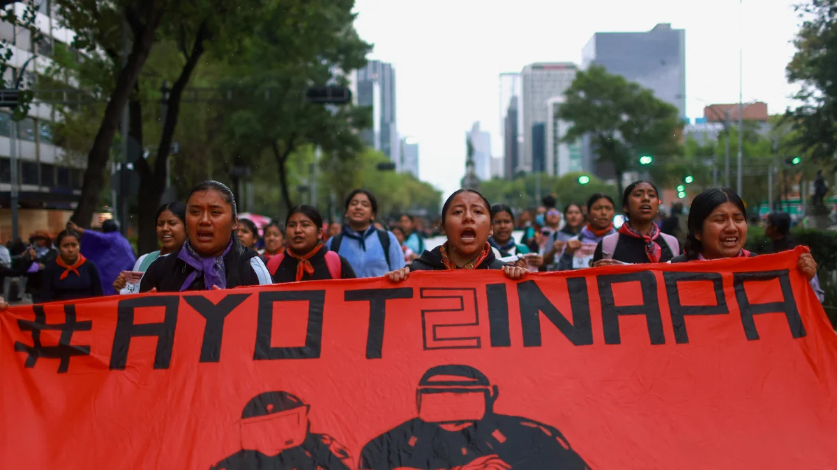 No es el momento de dar información sobre Ayotzinapa: Sheinbaum niega dar avances por “respeto” a las familias