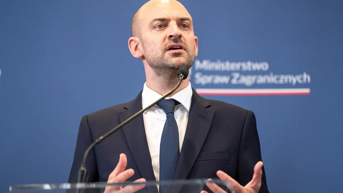 VÍDEO: El ministro de Exteriores de Francia se suma a las críticas a Rajoy: "Es estupidez, racismo o las dos"