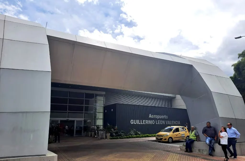 Fue cerrado el aeropuerto de Popayán por la presencia de ceniza volcánica en la pista