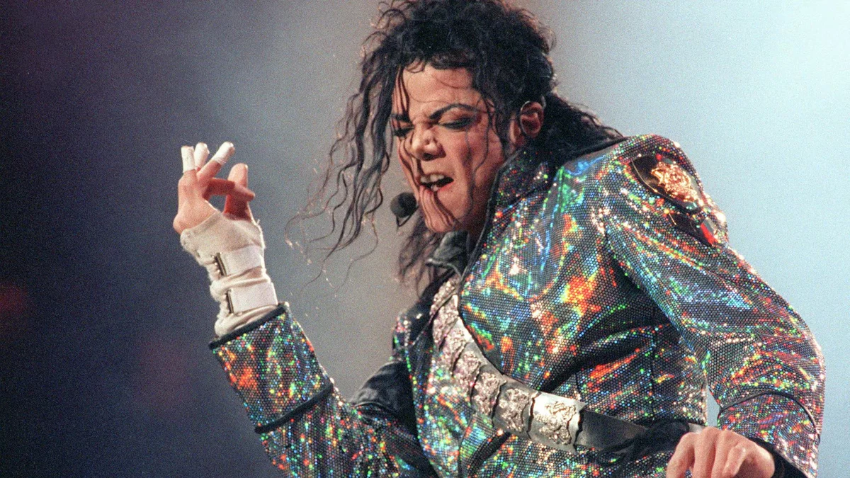 Un niño prodigio, un moonwalk legendario y 400 millones de discos vendidos: así Michael Jackson se convirtió en el rey del pop