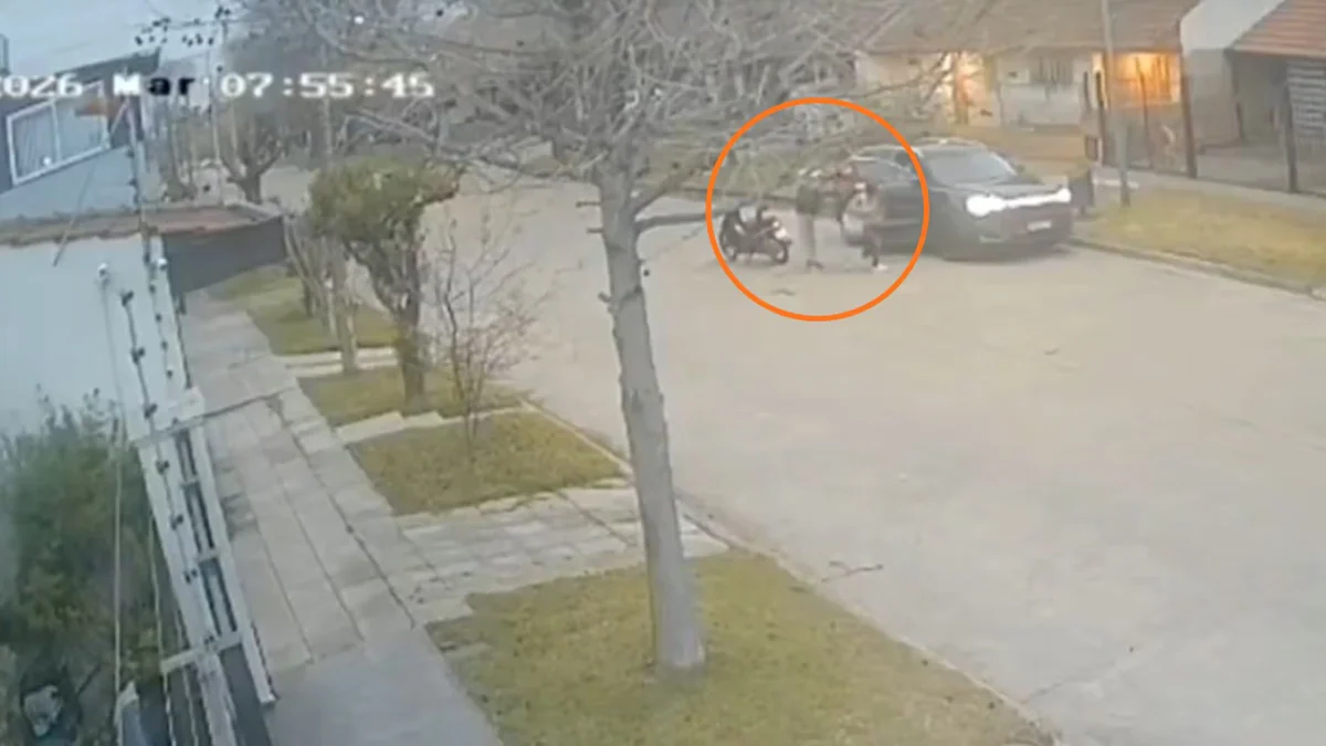 Llevaba a su hija a la escuela en Mar del Plata y dos motochorros le robaron la camioneta en menos de un minuto