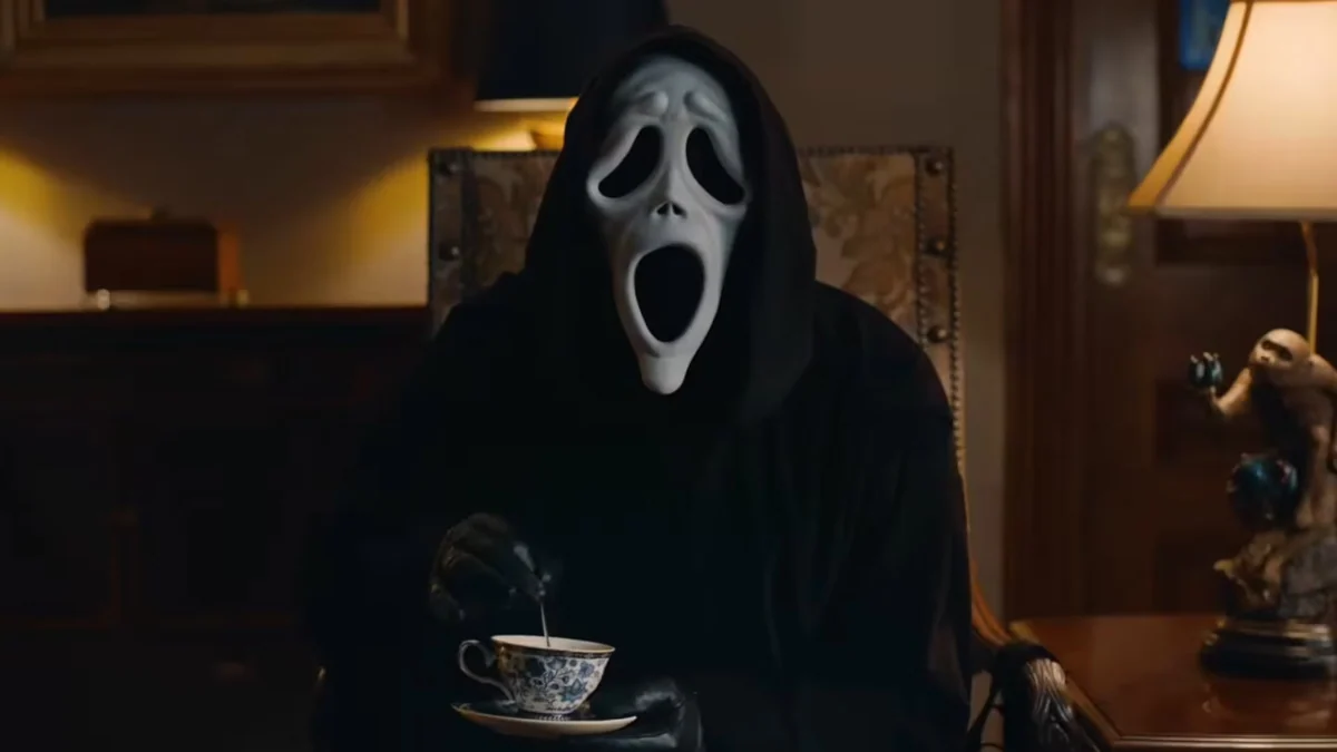 Anna Faris y Regina Hall protagonizan el tráiler final de Scary Movie 6