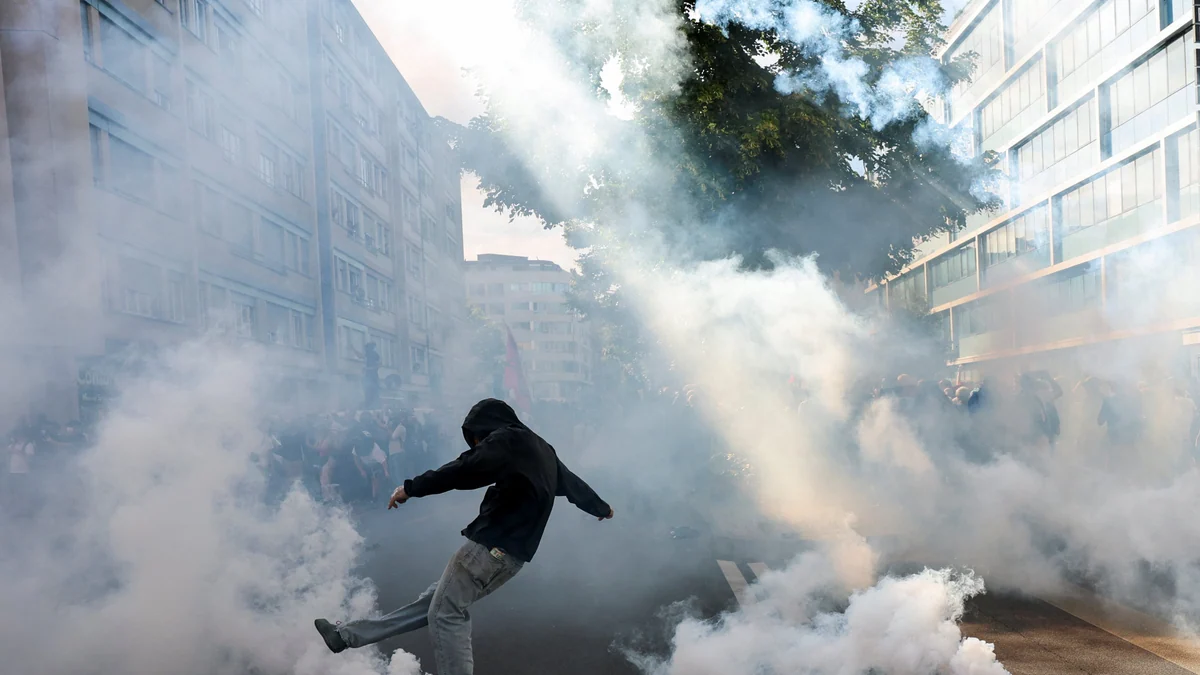 La indignación por las injusticias globales estalla en una protesta contra el G-7 en Ginebra