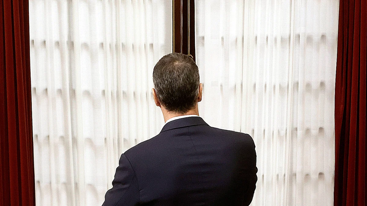 Moncloa se prepara para un calvario "largo" por Zapatero: "El Gobierno tiene cinco tiros en el estómago"