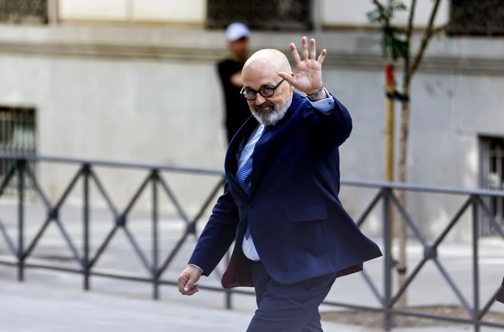 El abogado de las cloacas del PSOE contradice a la Fiscalía General y niega haber presentado a Leire Díez en Fortuny como miembro de su despacho