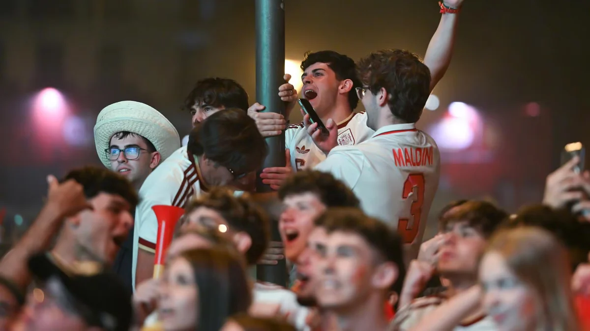 El Ayuntamiento de Madrid recomienda el transporte público para acudir a Colón a ver la final del Mundial