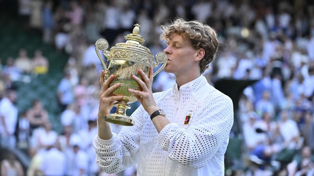 Sinner, blindato il numero 1 nel ranking Atp. Il vantaggio su Alcaraz (scavalcato da Zverev)