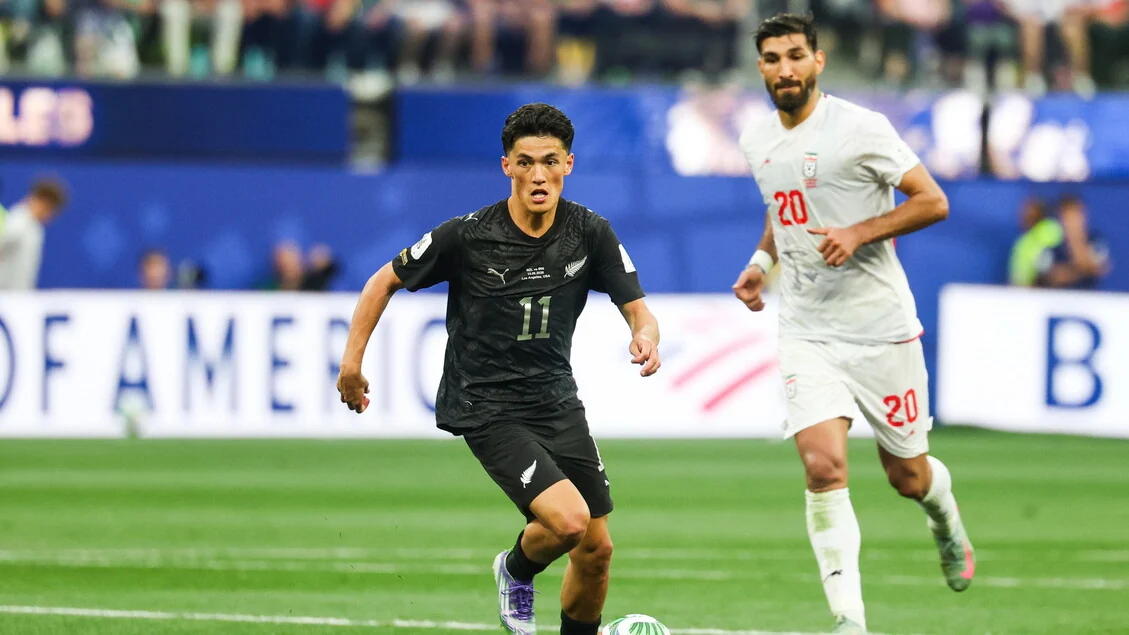 Mondiali: fischi e bandiere vietate, ma l'Iran finalmente gioca