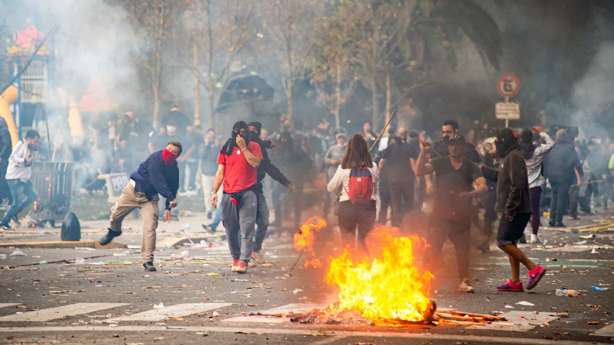 Incidentes frente al Congreso: la Justicia rechazó la probation a dos acusados durante el debate de la Ley Bases
